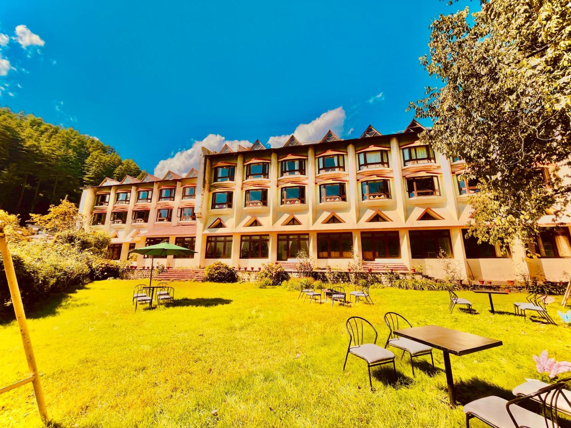 Sagar Resort !! Mountain View ! Luxury Stay ! Family Resort ! Private Parking ! Near Mall Road Manāli Eksteriør bilde