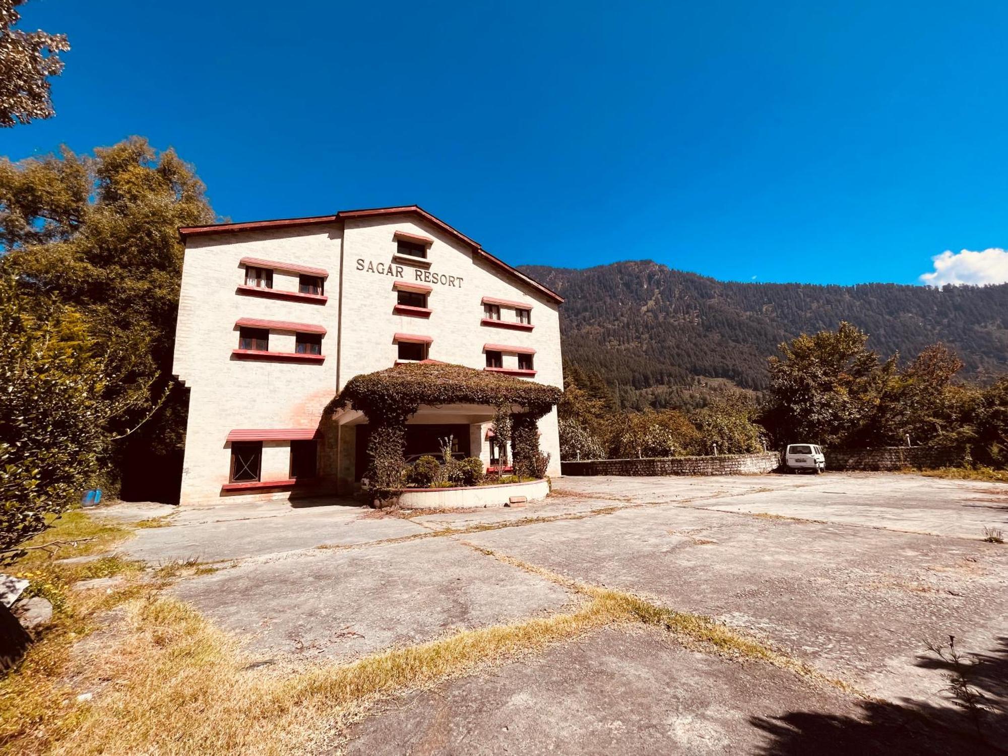 Sagar Resort !! Mountain View ! Luxury Stay ! Family Resort ! Private Parking ! Near Mall Road Manāli Eksteriør bilde
