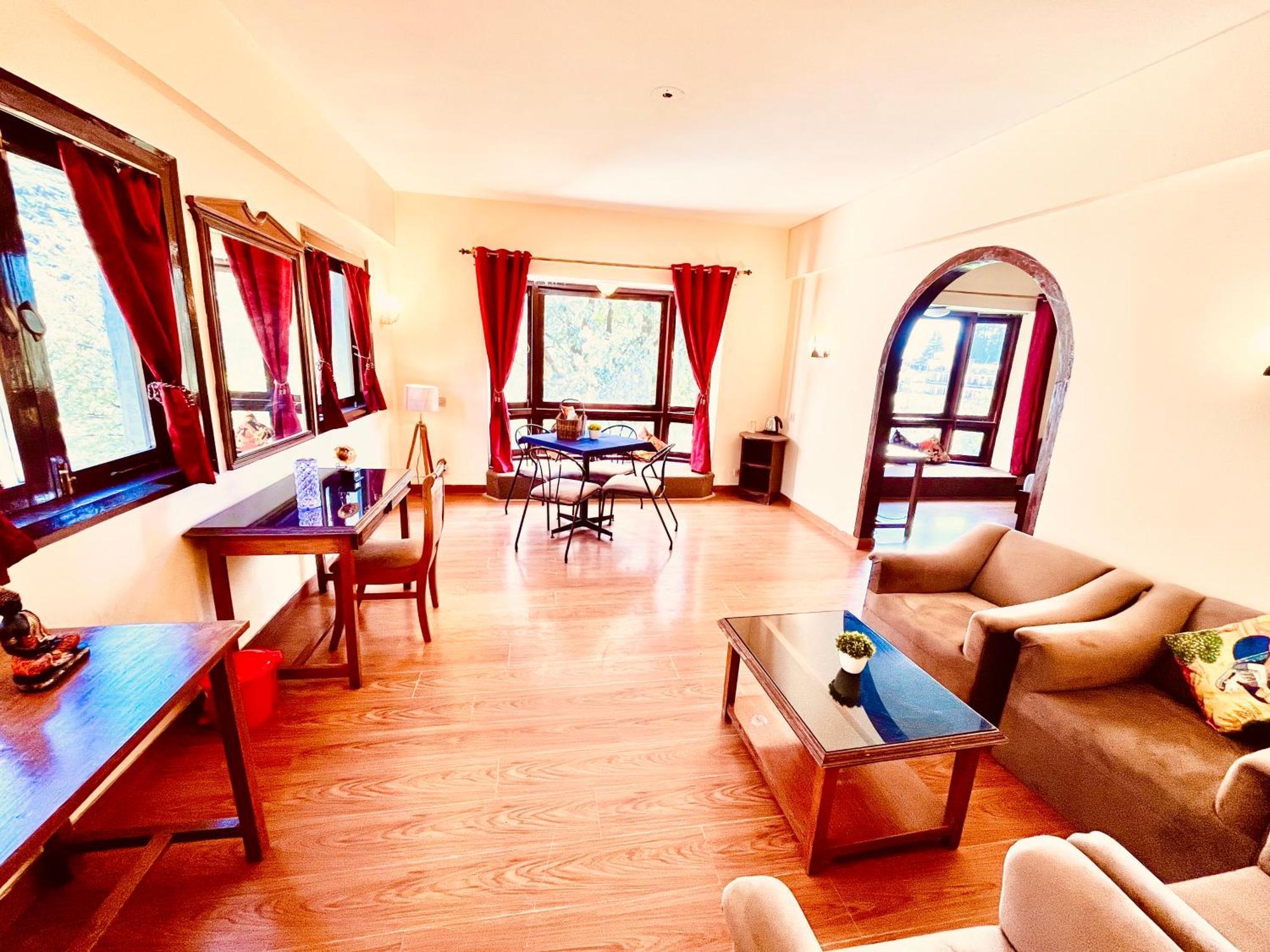 Sagar Resort !! Mountain View ! Luxury Stay ! Family Resort ! Private Parking ! Near Mall Road Manāli Eksteriør bilde