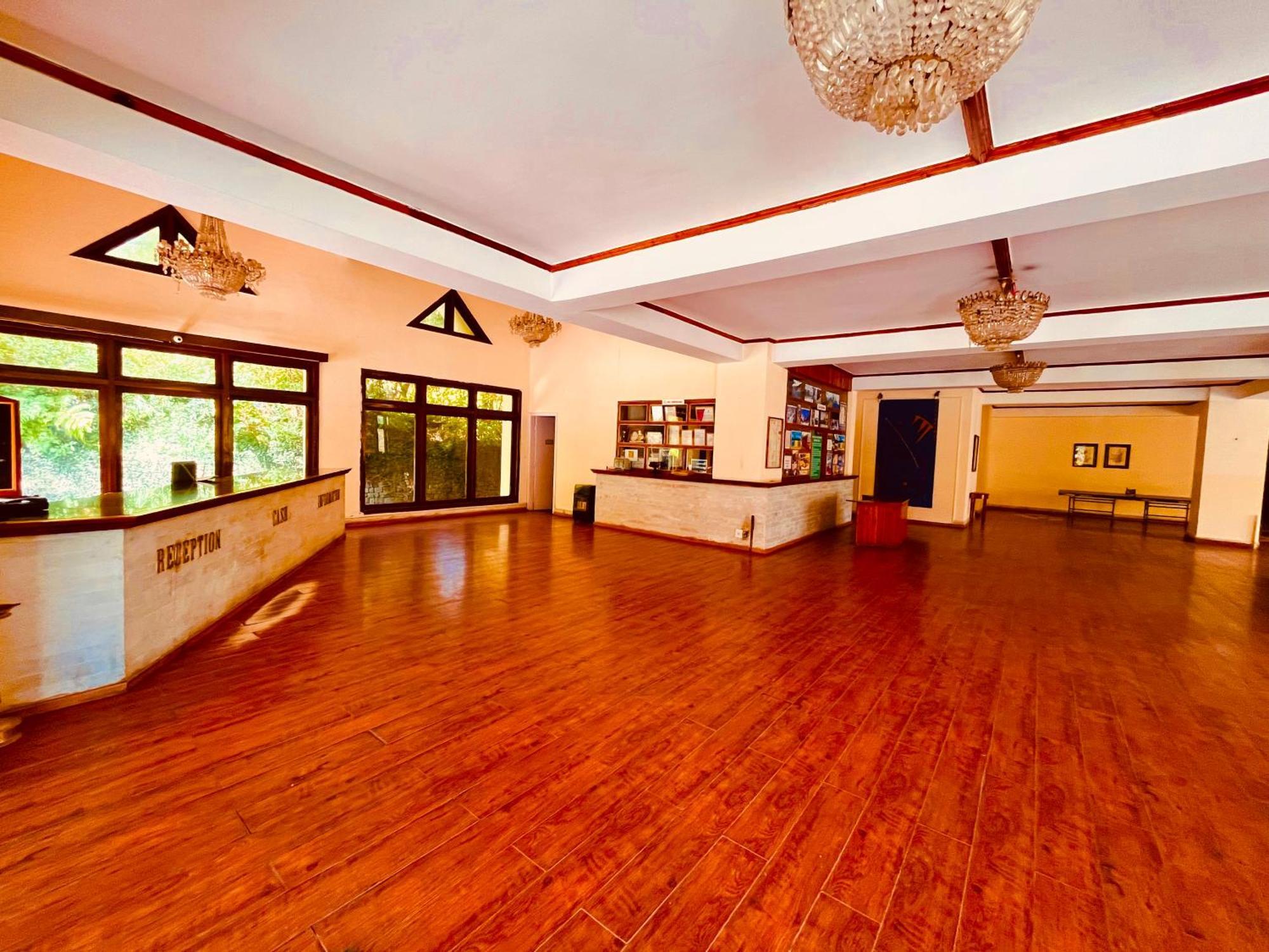Sagar Resort !! Mountain View ! Luxury Stay ! Family Resort ! Private Parking ! Near Mall Road Manāli Eksteriør bilde
