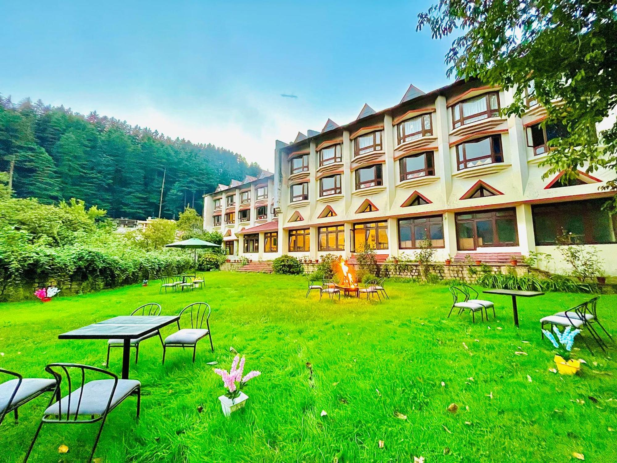 Sagar Resort !! Mountain View ! Luxury Stay ! Family Resort ! Private Parking ! Near Mall Road Manāli Eksteriør bilde