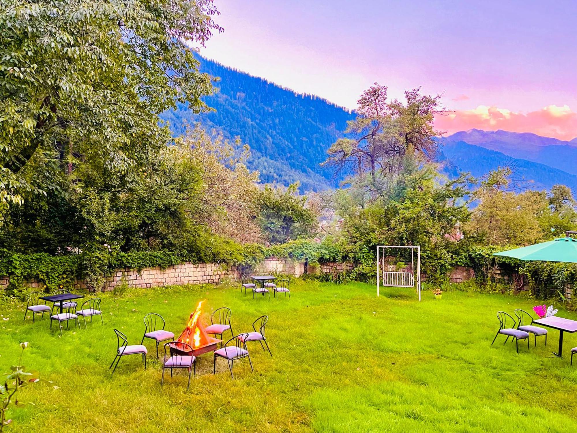 Sagar Resort !! Mountain View ! Luxury Stay ! Family Resort ! Private Parking ! Near Mall Road Manāli Eksteriør bilde