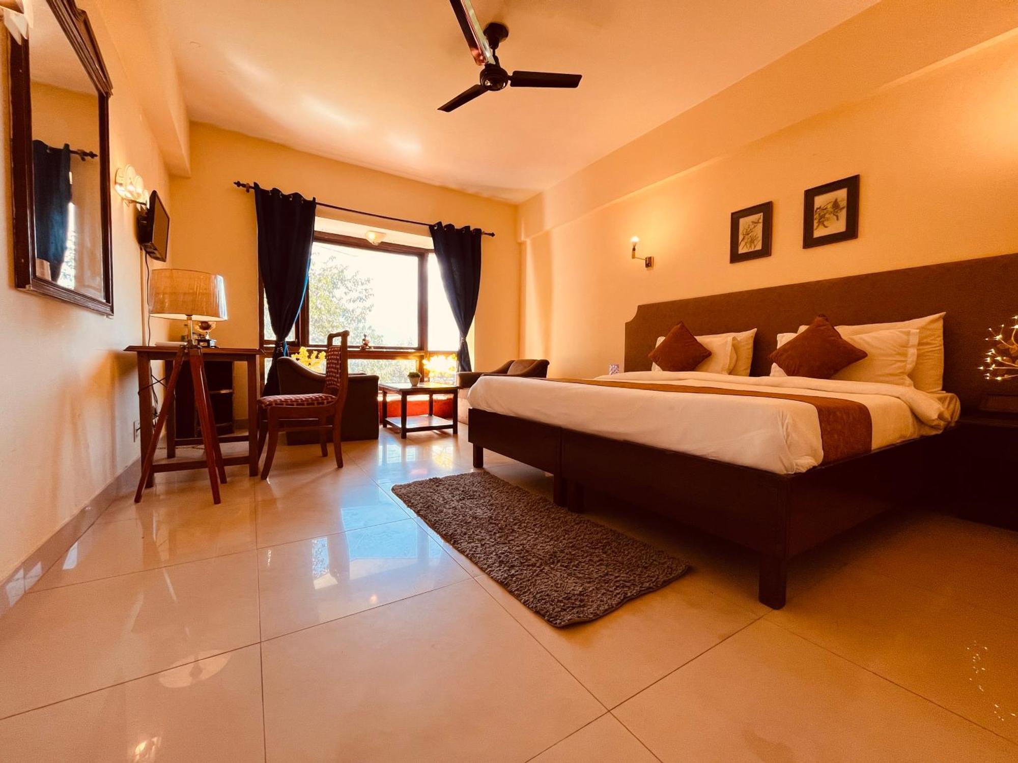 Sagar Resort !! Mountain View ! Luxury Stay ! Family Resort ! Private Parking ! Near Mall Road Manāli Eksteriør bilde
